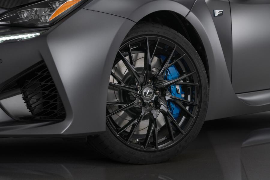 Колеса Lexus RC F 10th Anniversary Limited 2018 года  (EU) (фото 11 из 14)